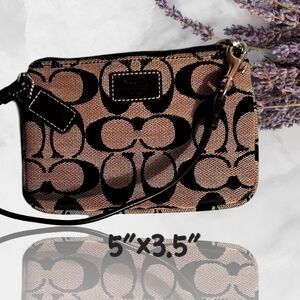 Coach sig wristlet